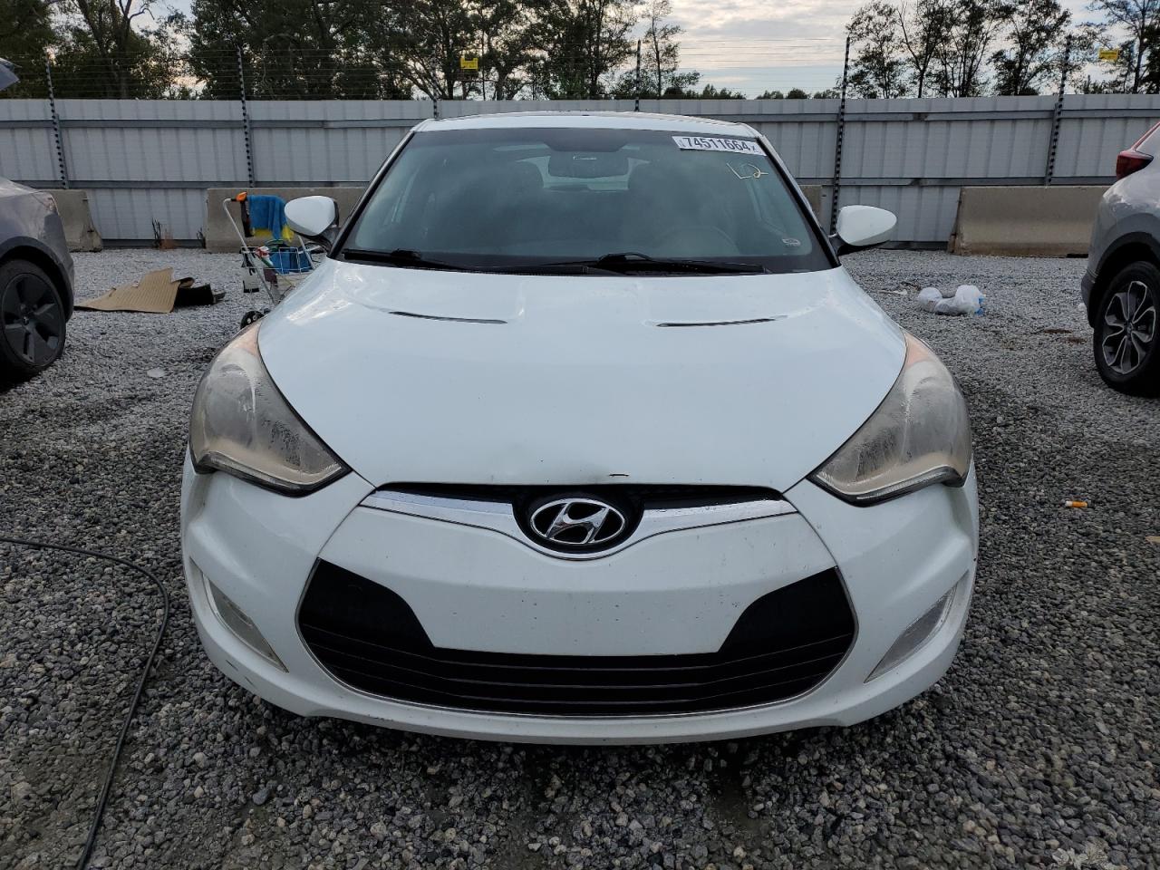 Lot #2909580369 2015 HYUNDAI VELOSTER