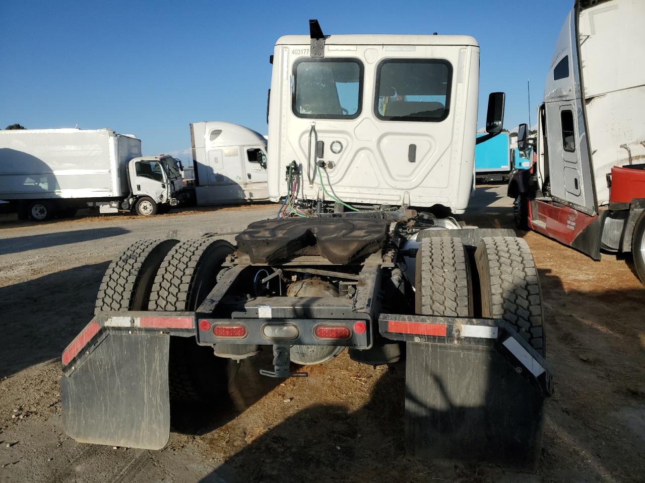 Lot #2935447124 2022 FREIGHTLINER CASCADIA 1