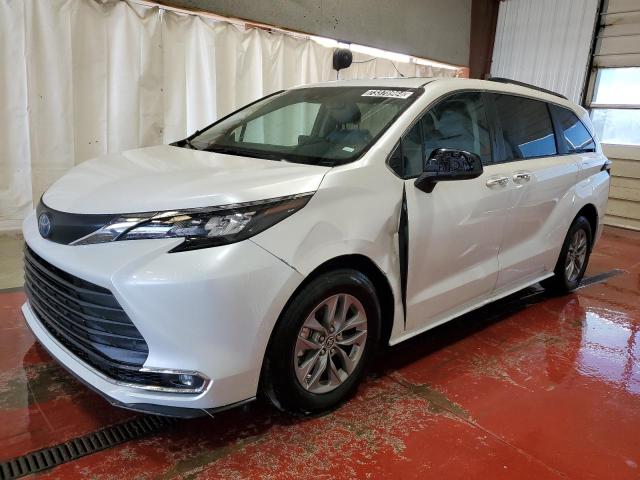 2024 TOYOTA SIENNA XLE #3114720871