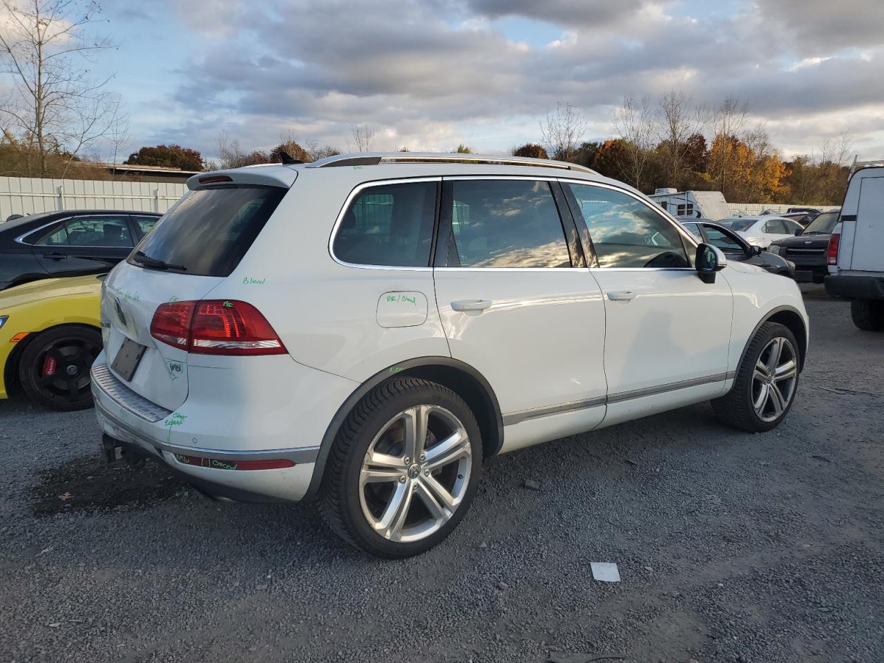 Lot #2972470682 2017 VOLKSWAGEN TOUAREG EX