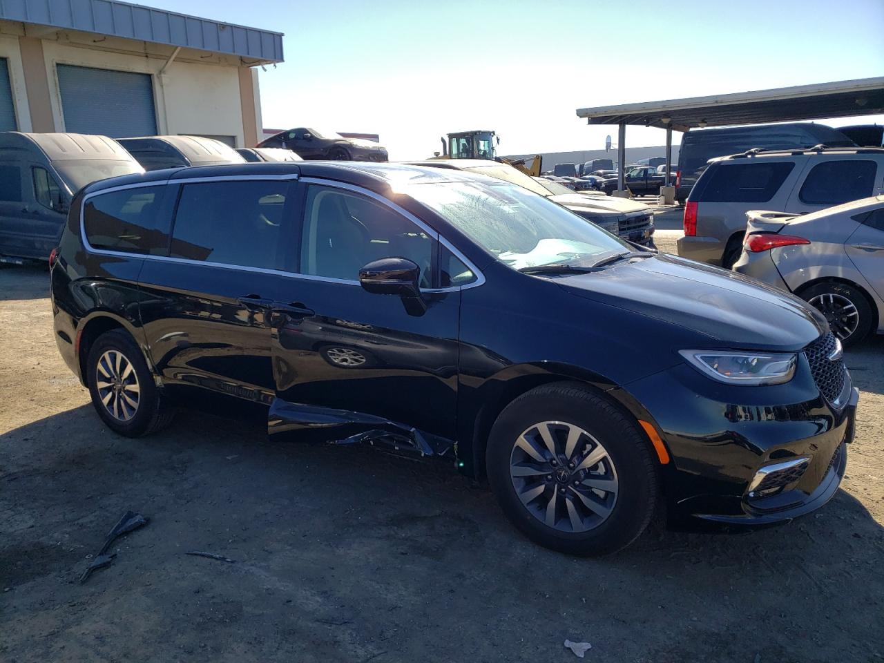 Lot #2999452285 2024 CHRYSLER PACIFICA H