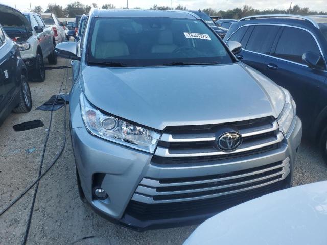 VIN 5TDKZRFH7JS550147 2018 Toyota Highlander, SE no.5