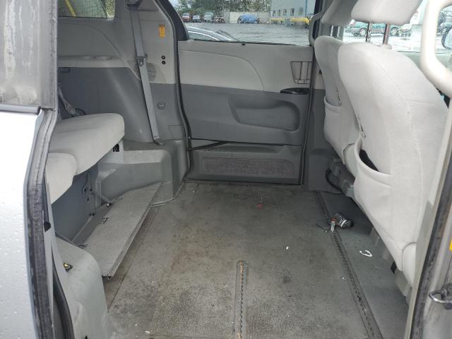 VIN 5TDKK3DC8ES407707 2014 Toyota Sienna, LE no.11