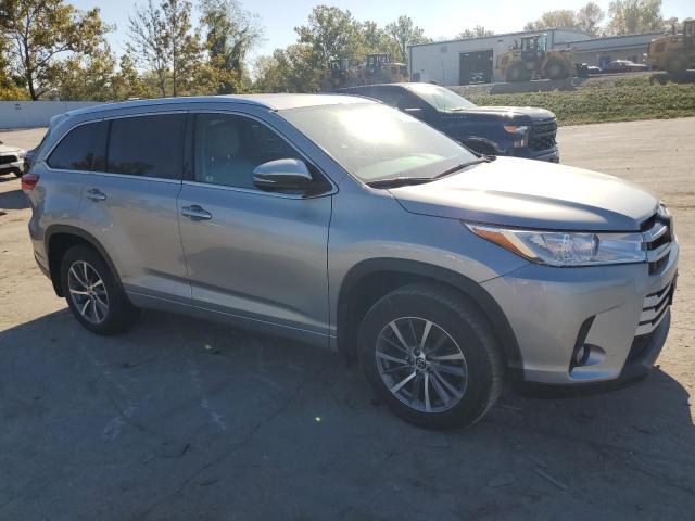 2017 TOYOTA HIGHLANDER - 5TDJZRFH9HS379410