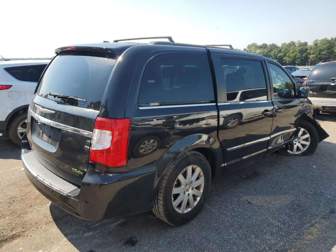 Lot #2919170758 2014 CHRYSLER TOWN & COU