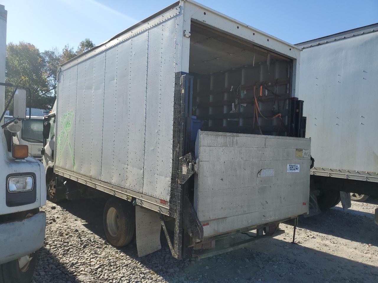 Lot #2924161152 2012 ISUZU NPR