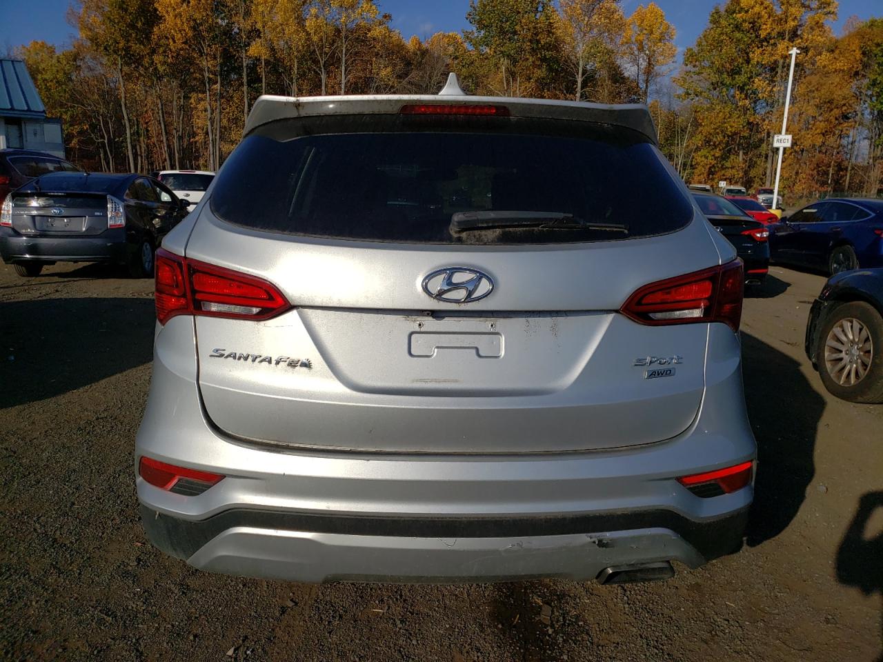 Lot #2925610504 2017 HYUNDAI SANTA FE S