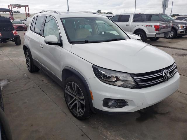 VIN WVGVV7AX9HK010744 2017 Volkswagen Tiguan, Sel no.4