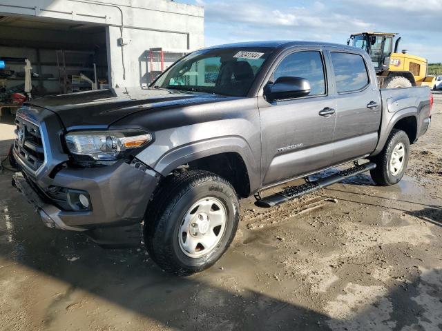 VIN 5TFAX5GN2HX088647 2017 Toyota Tacoma, Double Cab no.1