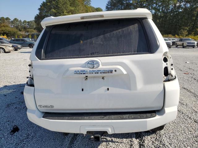 2018 TOYOTA 4RUNNER SR - JTEZU5JR0J5188105