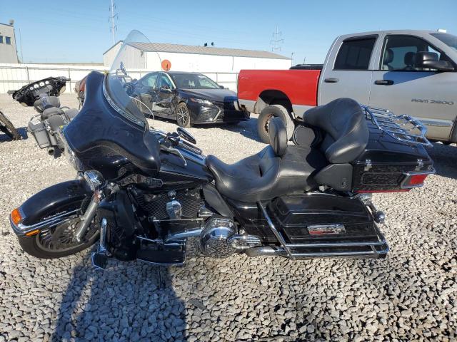2011 HARLEY-DAVIDSON FLHTCU 1HD1FC415BB659155