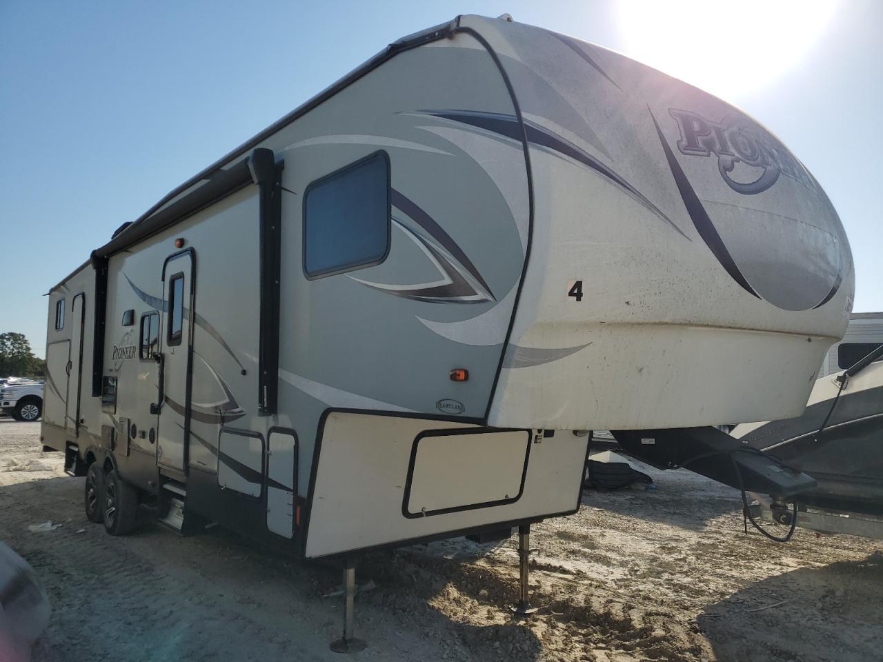 Heartland RV Elk Ridge, Elk Ridge Express Xtreme Light & Prowler FW  & Pioneer FW 2019 