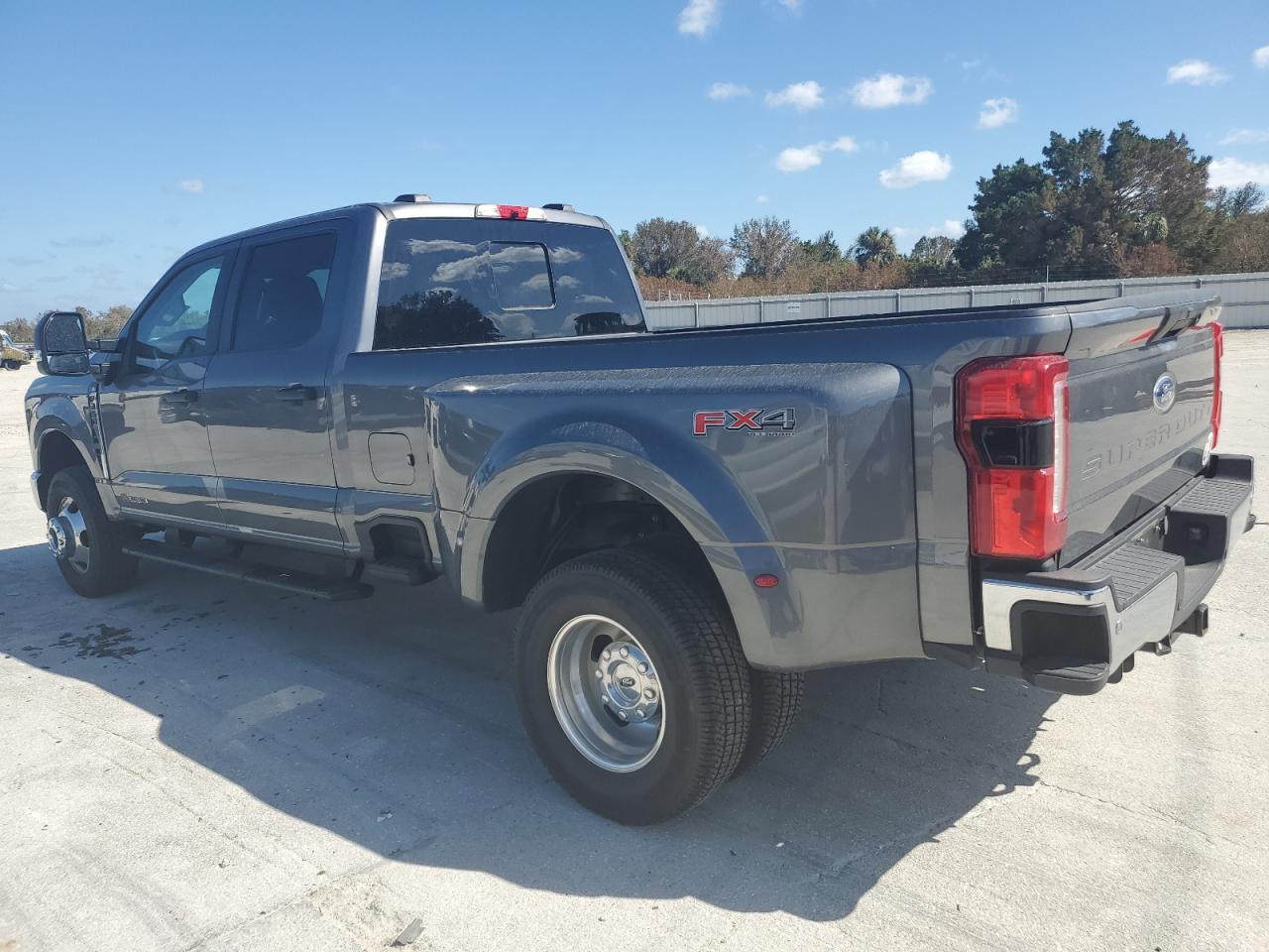 Lot #2977084027 2023 FORD F350 SUPER