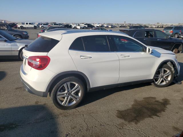 VIN WDCTG4GB5KJ581333 2019 MERCEDES-BENZ GLA-CLASS no.3