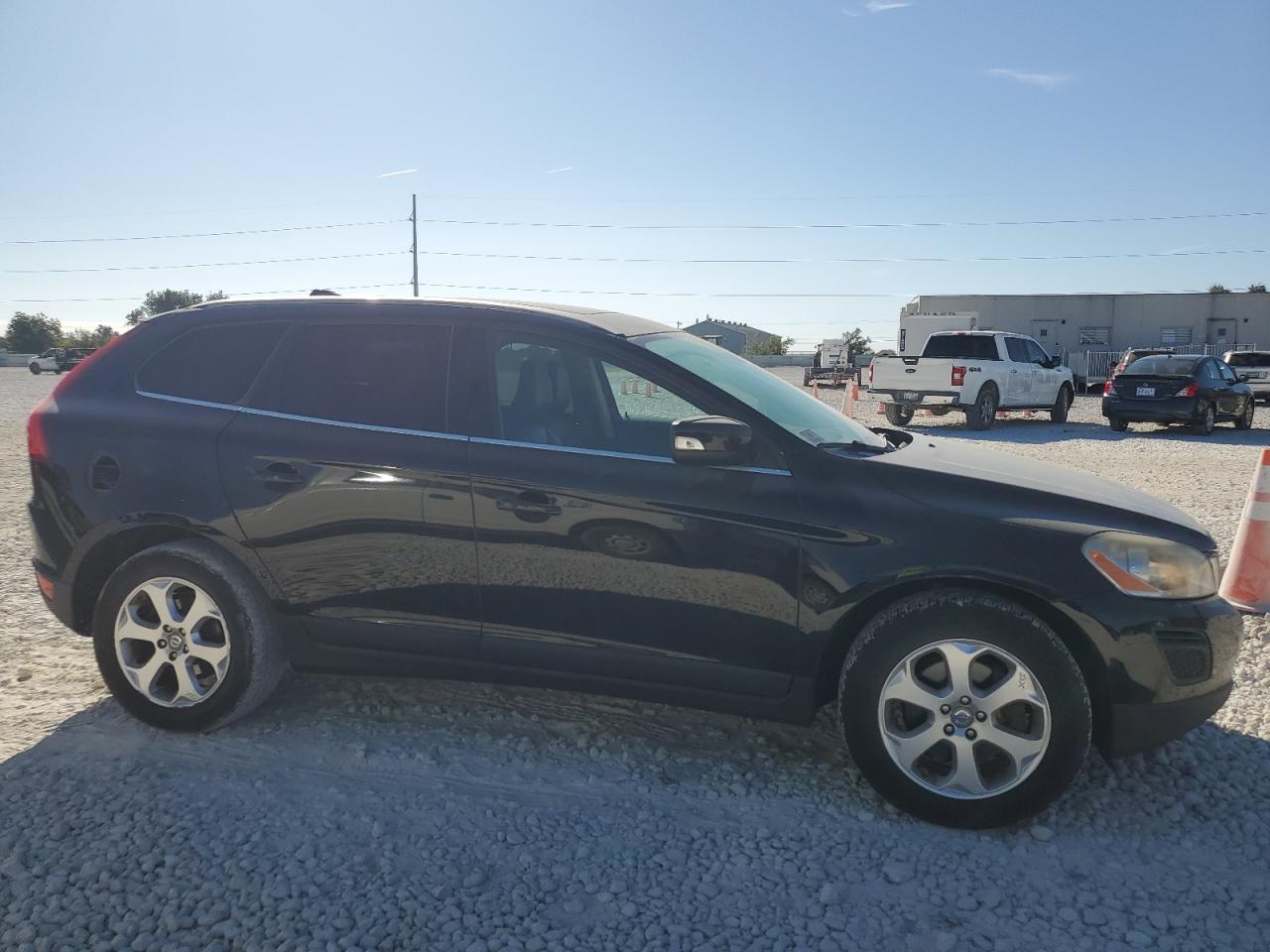 Lot #2948499968 2013 VOLVO XC60 3.2