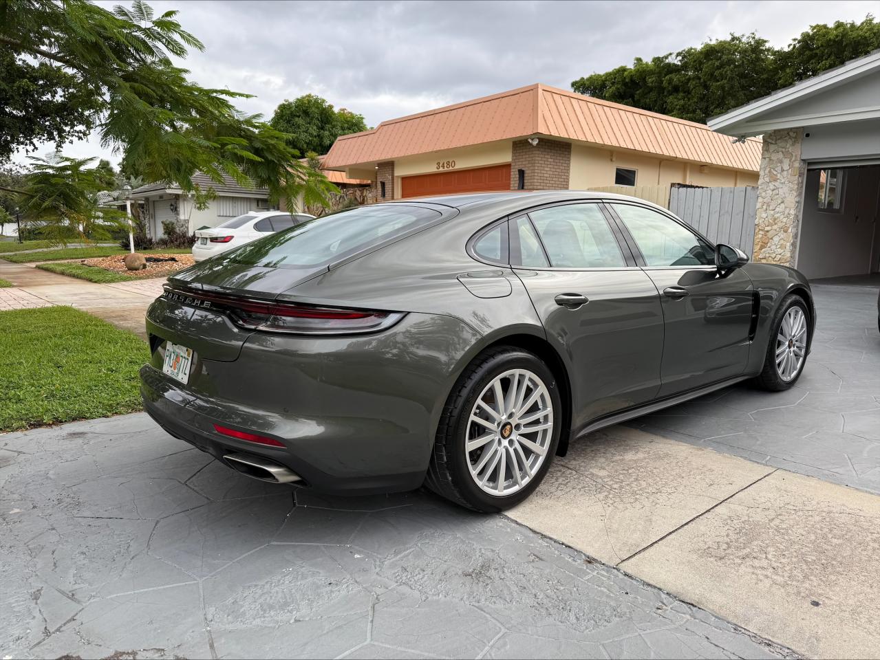 Lot #2912018616 2023 PORSCHE PANAMERA B