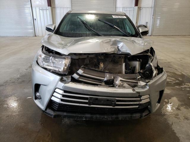 VIN 5TDJZRFH0JS892387 2018 Toyota Highlander, SE no.5