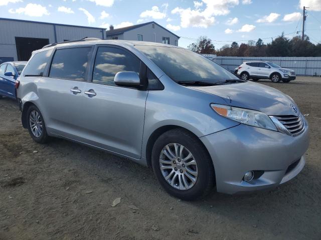 2015 TOYOTA SIENNA XLE - 5TDYK3DC2FS574477