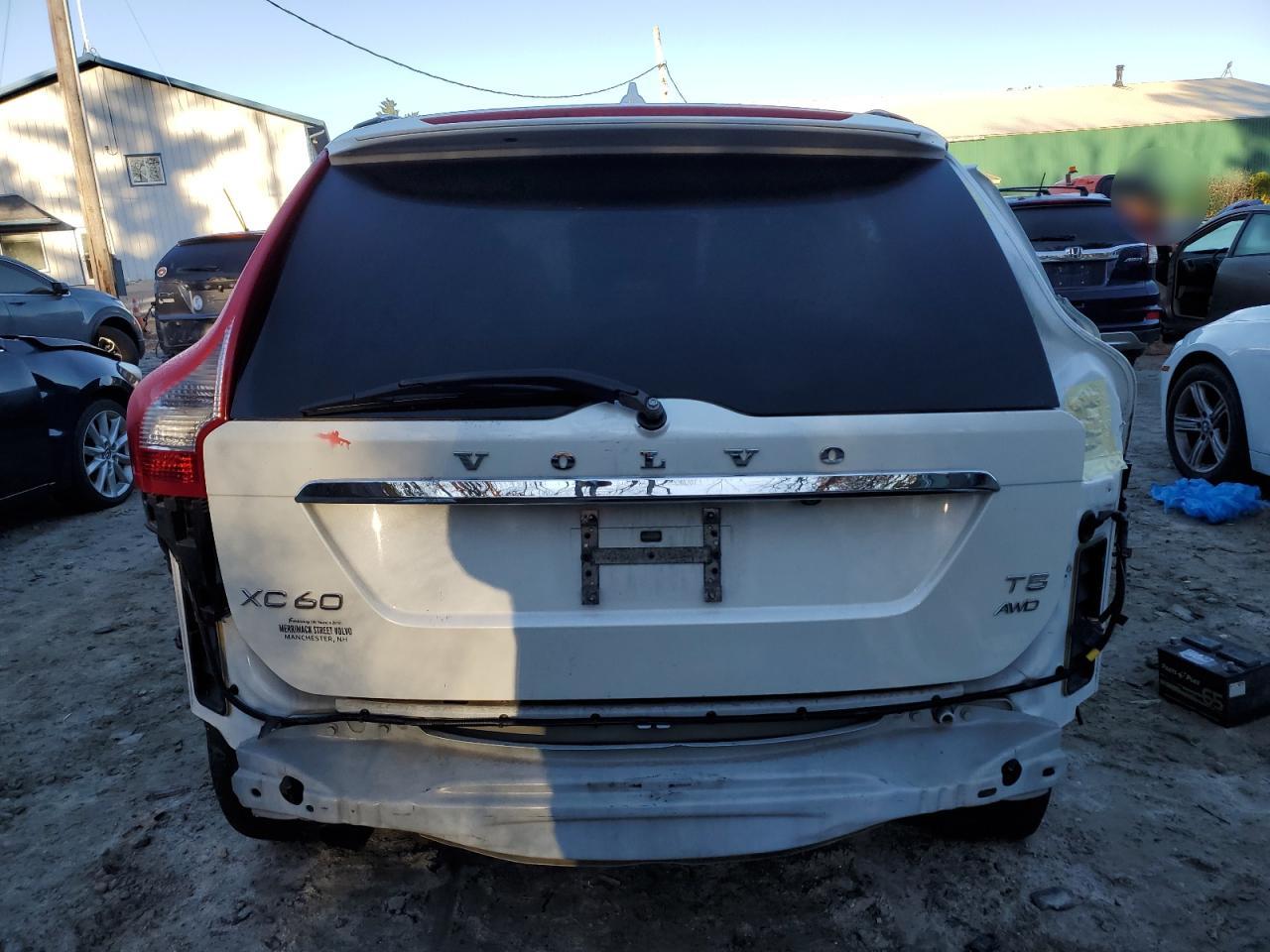 Lot #2960191149 2017 VOLVO XC60 T5 IN