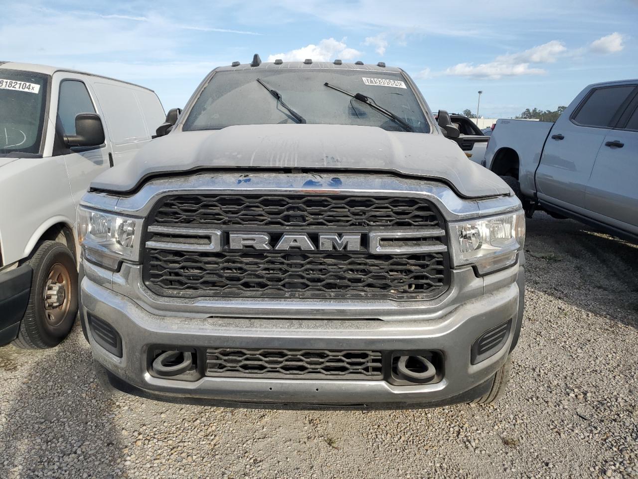 Lot #2962182171 2022 RAM 5500