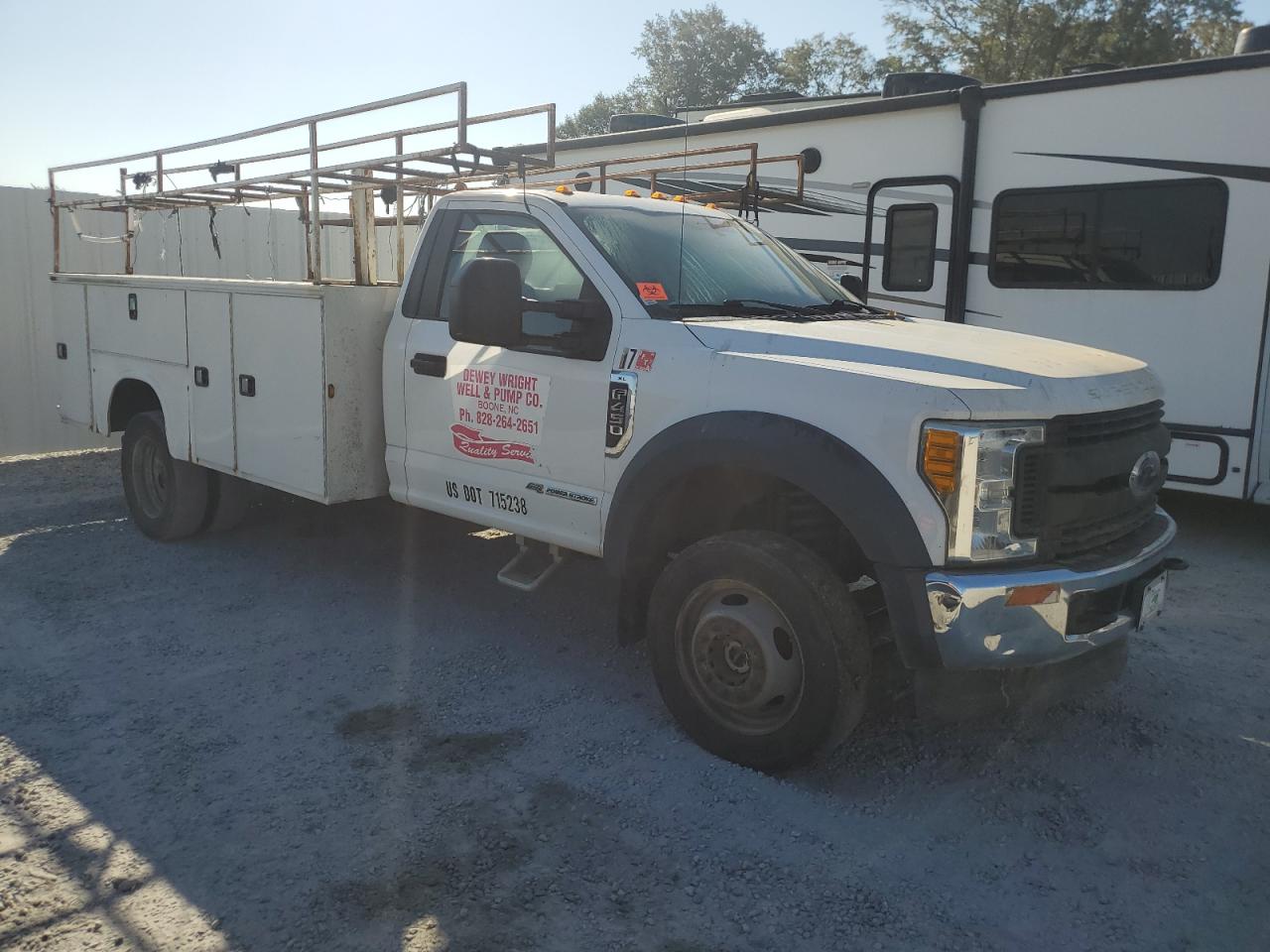 Lot #3021148353 2017 FORD F450 SUPER