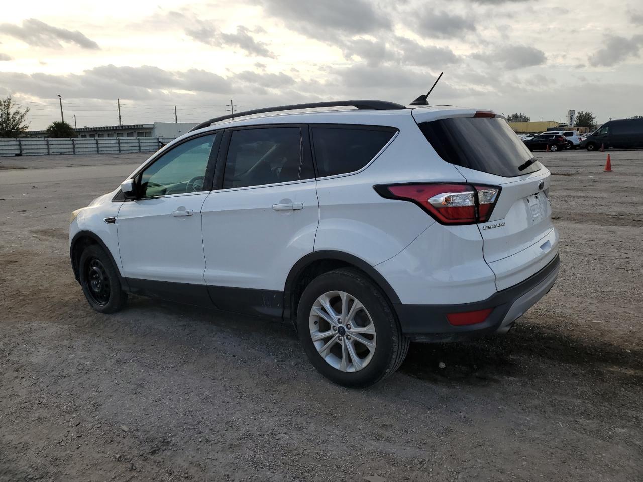 Lot #2974569428 2018 FORD ESCAPE SE