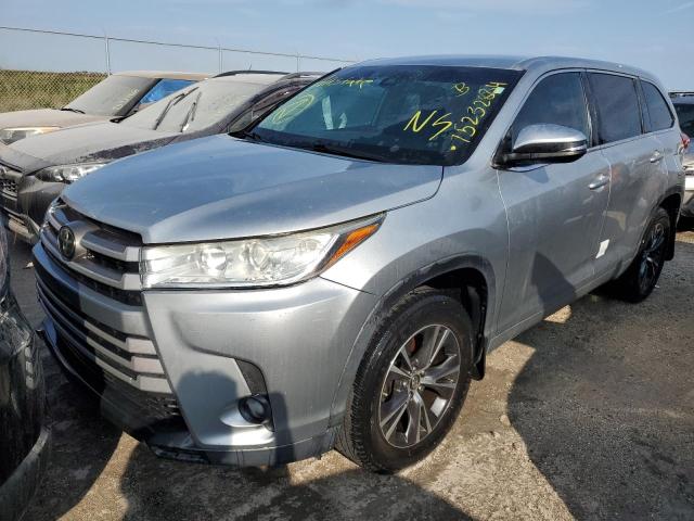 VIN 5TDZARFH4JS038688 2018 Toyota Highlander, LE no.1