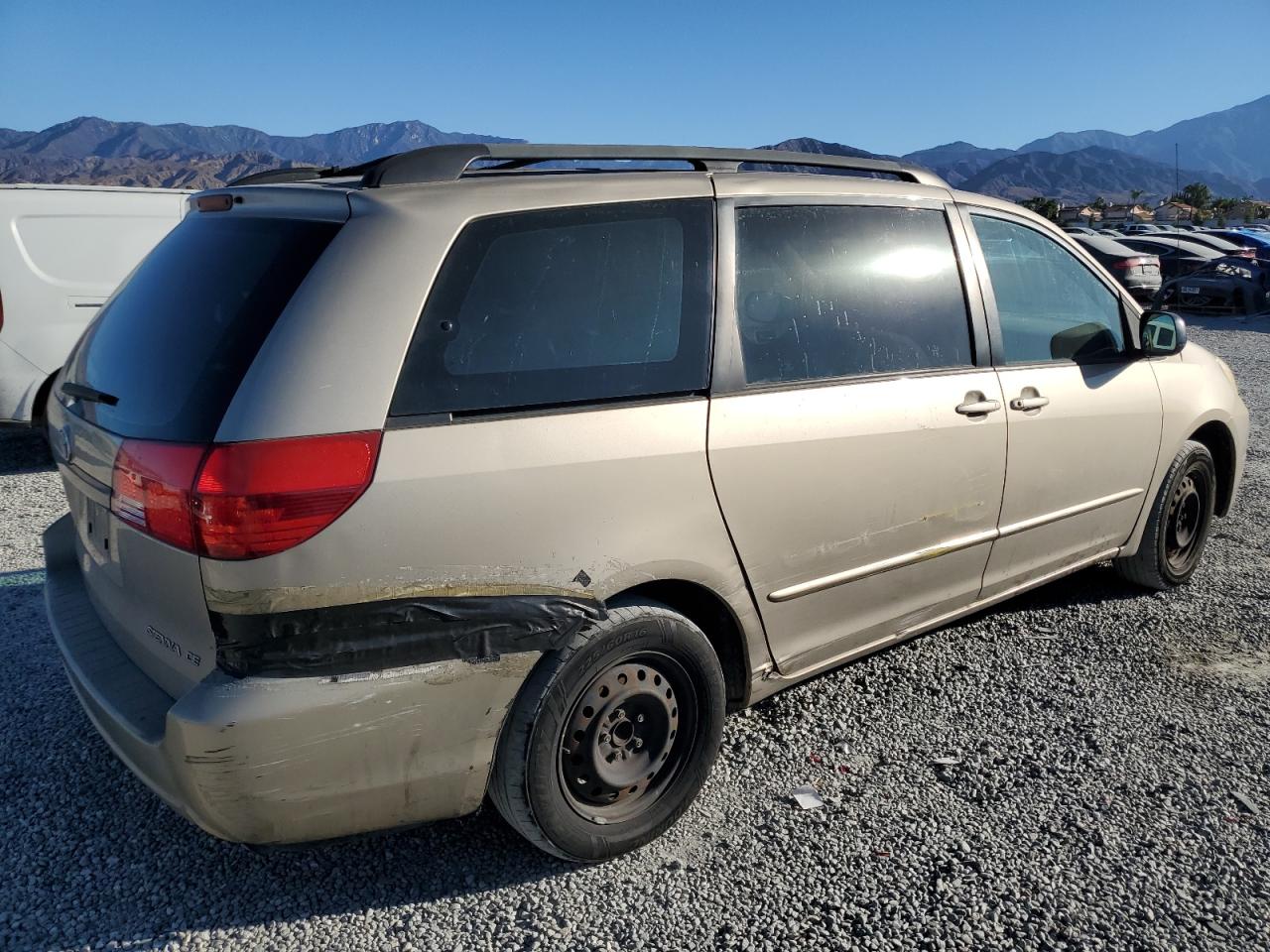 TOYOTA SIENNA CE 2004 tan  gas 5TDZA23C54S104878 photo #4