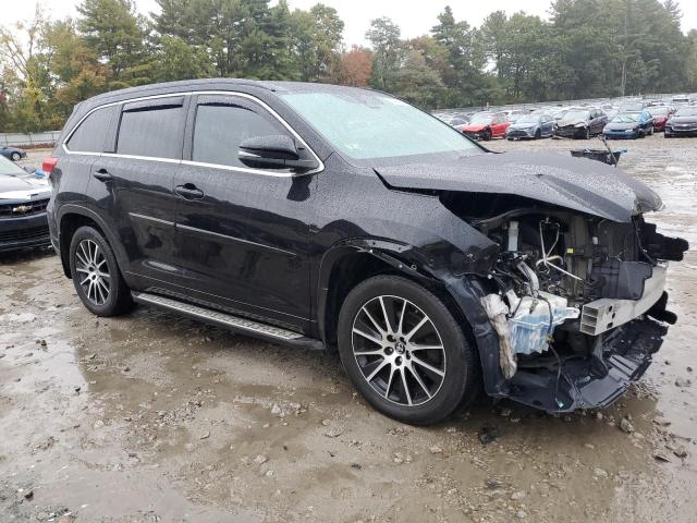 VIN 5TDJZRFH4HS377015 2017 Toyota Highlander, SE no.4