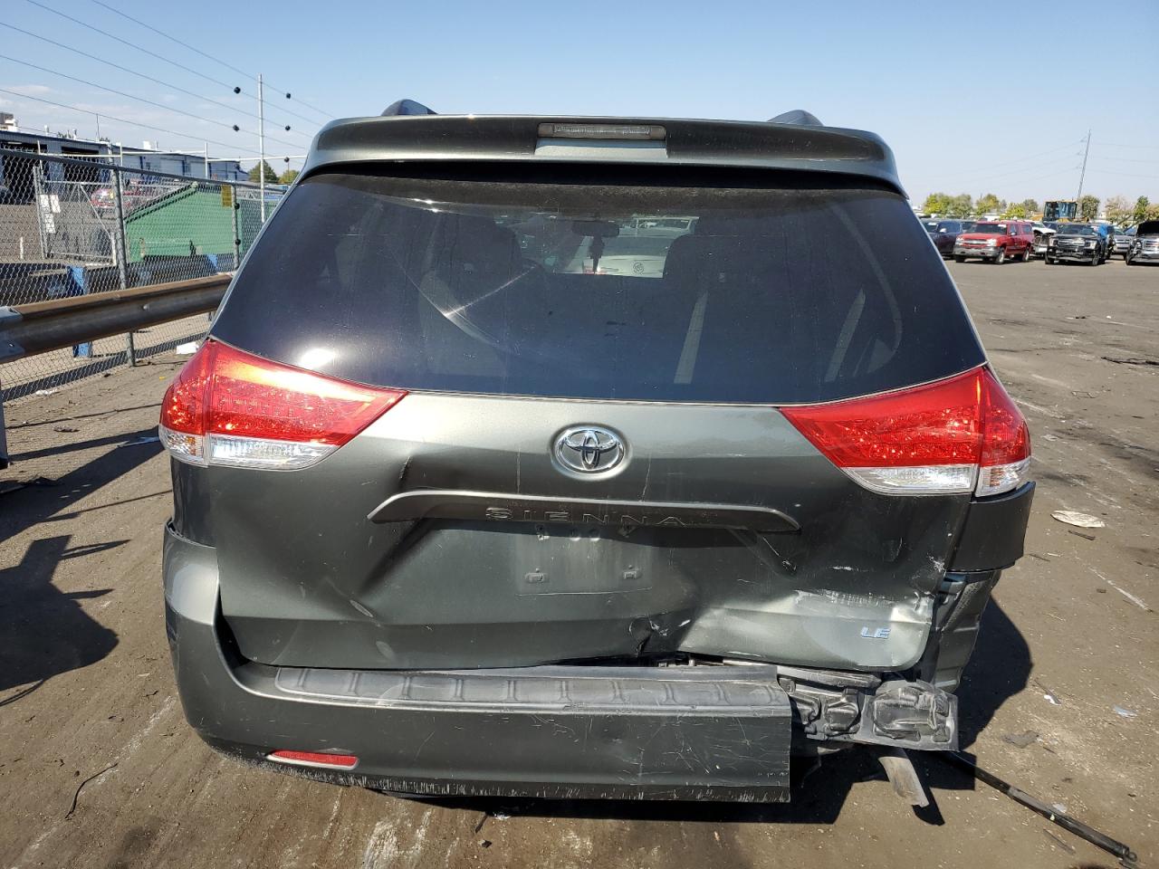 Lot #2940969592 2013 TOYOTA SIENNA LE