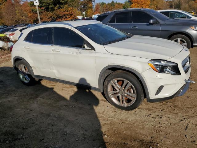 VIN WDCTG4GB5FJ165613 2015 MERCEDES-BENZ GLA-CLASS no.4