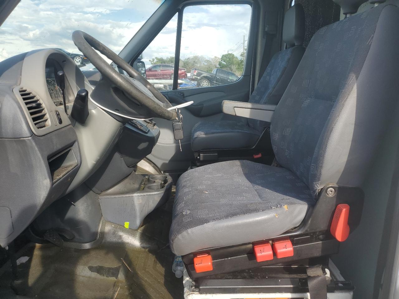 Lot #2976941726 2006 DODGE SPRINTER 2