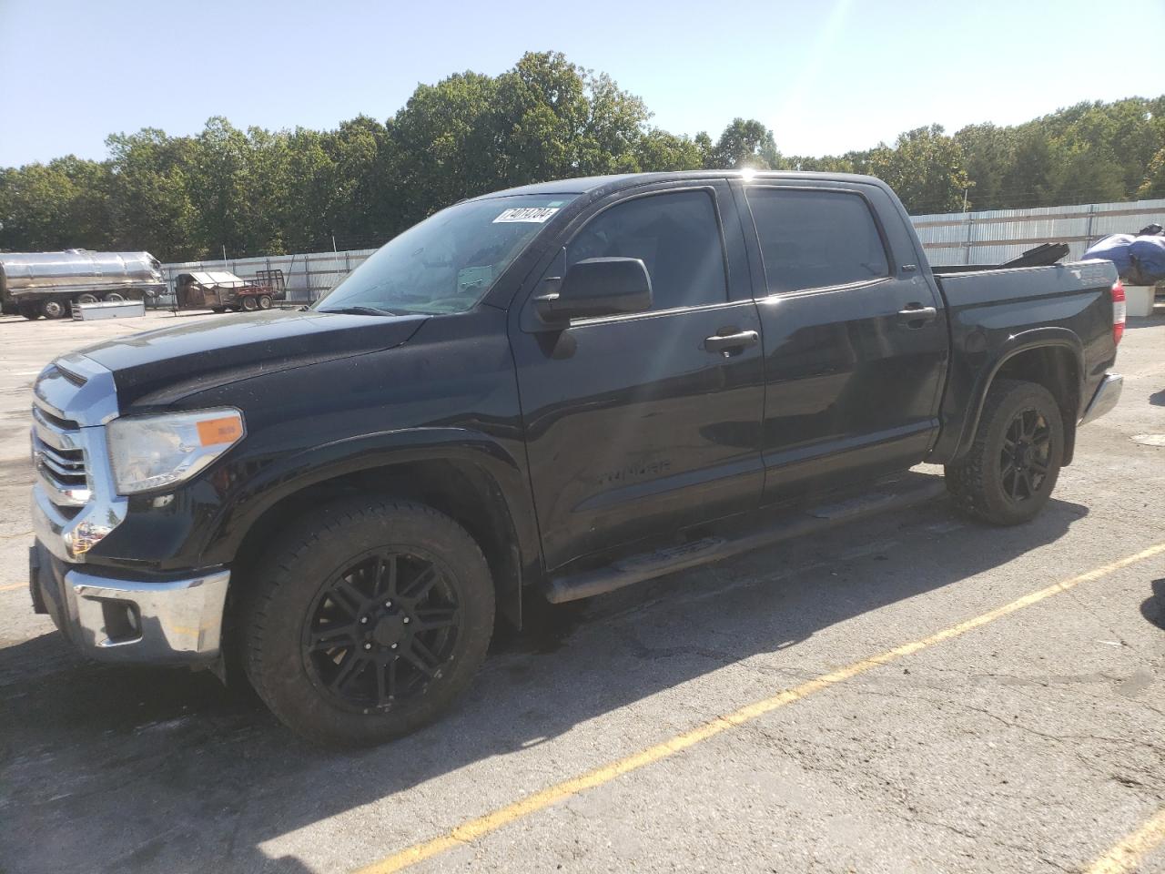 TOYOTA TUNDRA CREWMAX SR5