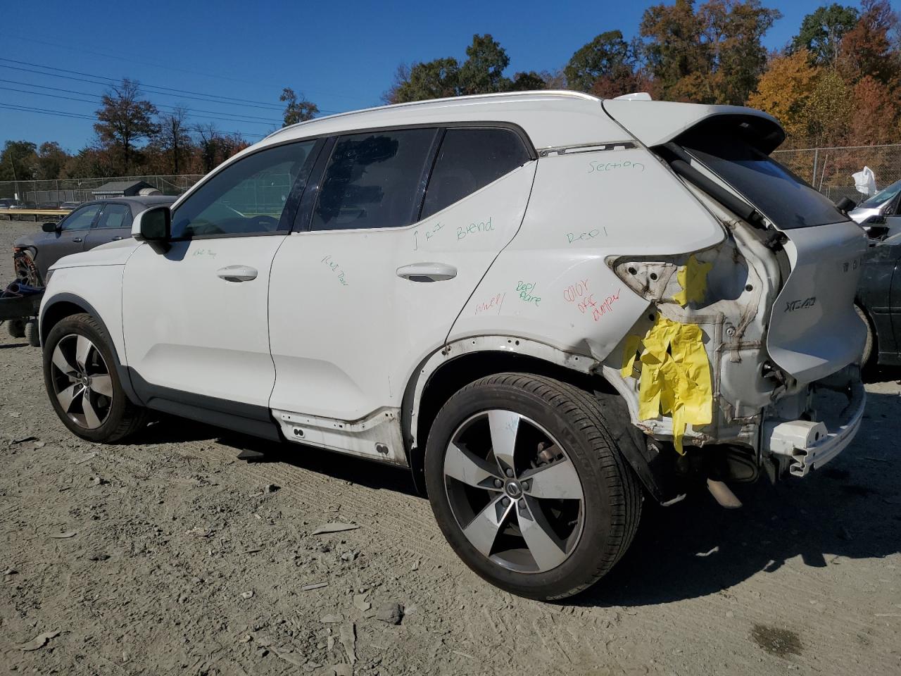 Lot #2976941596 2019 VOLVO XC40 T5 MO