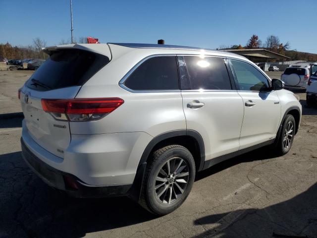 VIN 5TDJGRFH3KS078371 2019 Toyota Highlander, Hybrid no.3