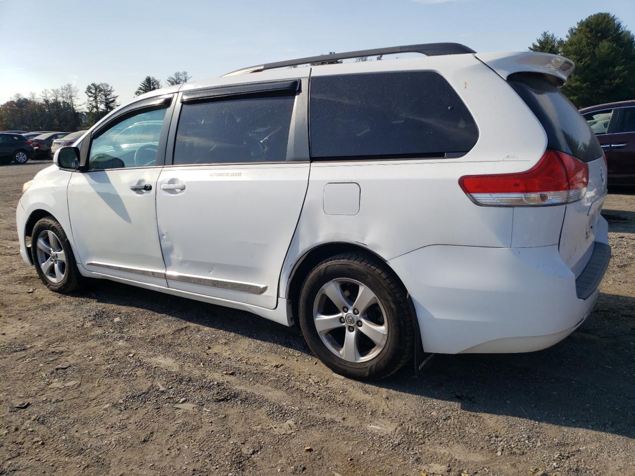 Lot #2971800023 2014 TOYOTA SIENNA LE