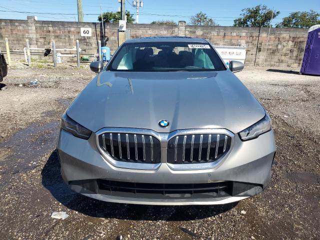 VIN WBA43FJ01RCR69731 2024 BMW 5 Series, 530 I no.5