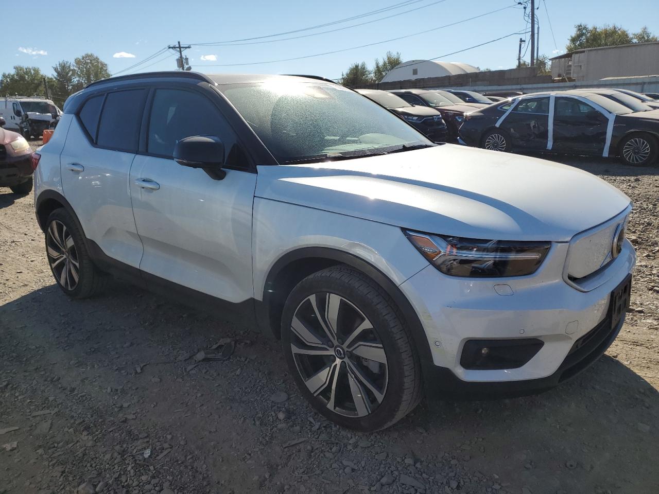 Lot #2940539467 2022 VOLVO XC40 P8 RE