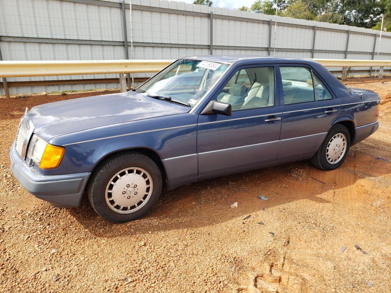 MERCEDES-BENZ 300 E 1990 blue  gas WDBEA30D4LB250047 photo #1