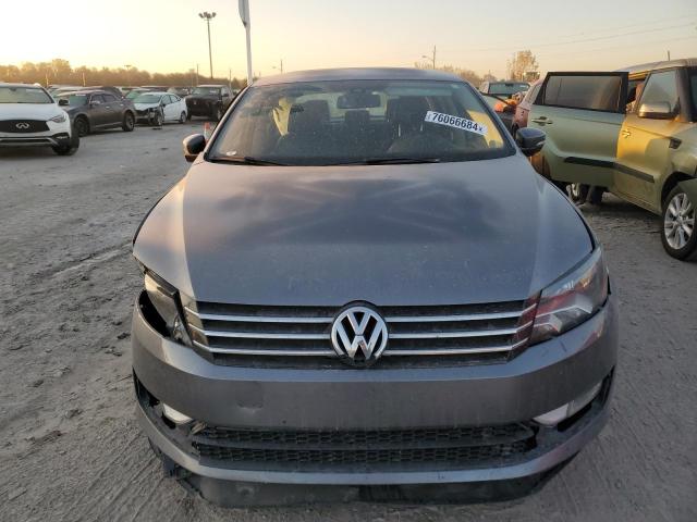2015 VOLKSWAGEN PASSAT S - 1VWAS7A30FC116092
