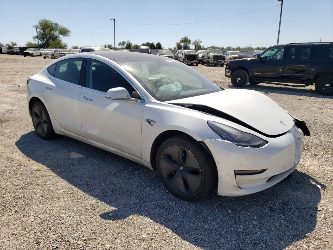 Lot #2994422040 2019 TESLA MODEL 3