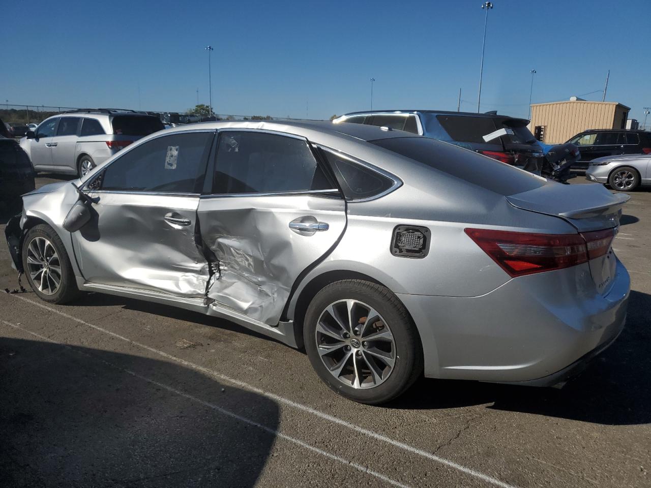 Lot #2930506511 2018 TOYOTA AVALON XLE