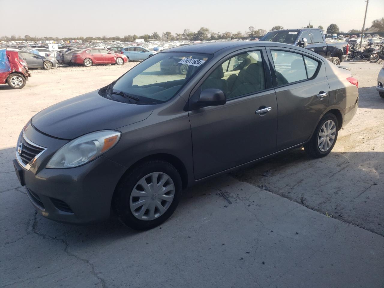 Lot #2923562119 2014 NISSAN VERSA S