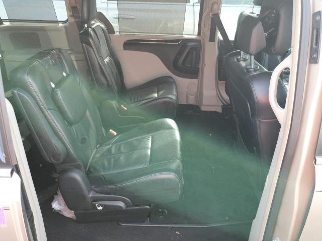 2015 CHRYSLER TOWN & COU - 2C4RC1GG6FR740500
