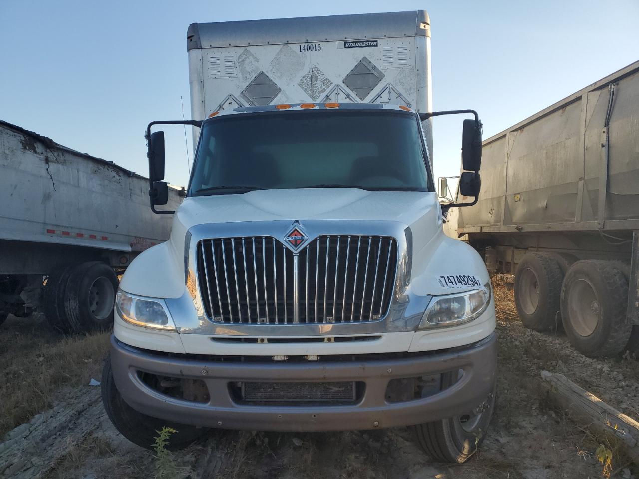 Lot #2895463938 2014 INTERNATIONAL 4000 4400