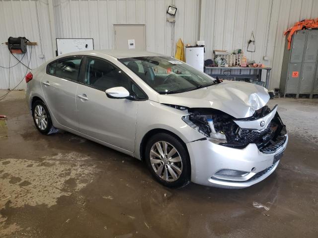 VIN KNAFX4A66G5476117 2016 KIA Forte, LX no.4