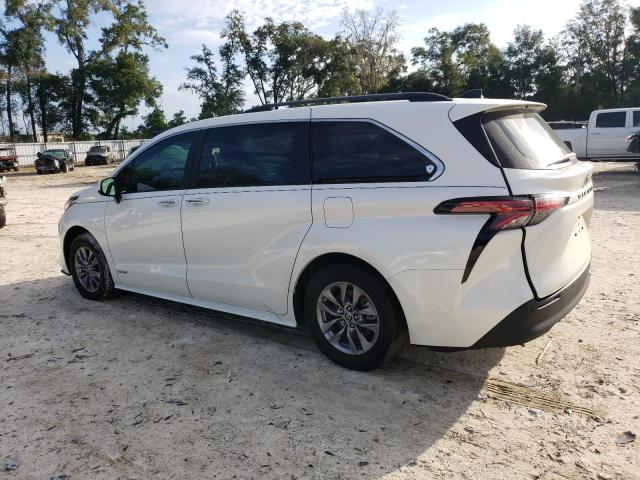 VIN 5TDYRKEC2MS006635 2021 Toyota Sienna, Xle no.2