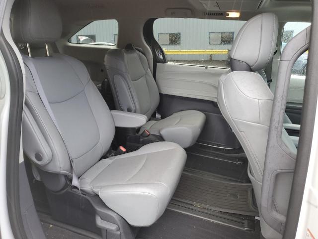2022 TOYOTA SIENNA XLE - 5TDJRKEC6NS125999