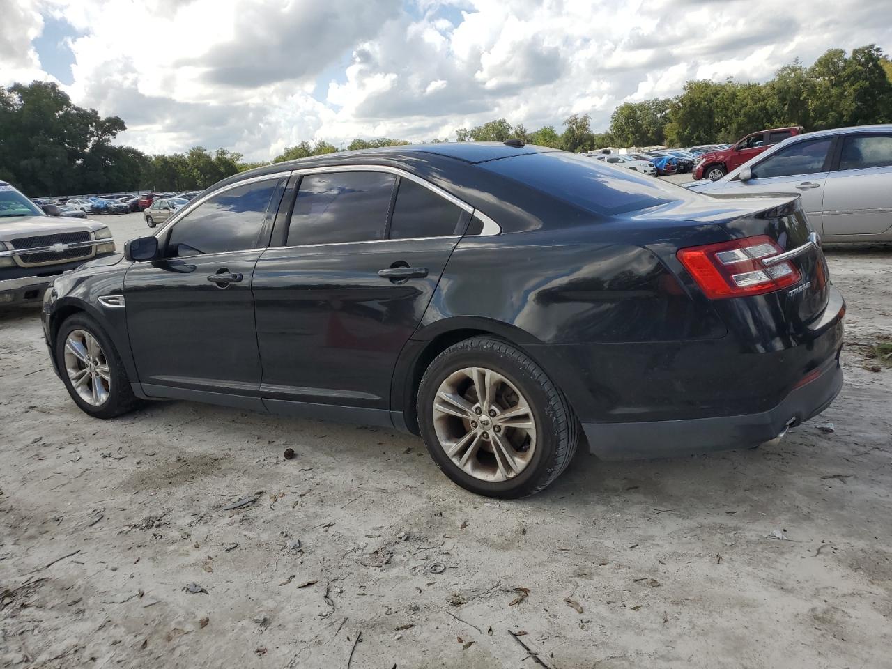 Lot #2904111828 2013 FORD TAURUS SEL