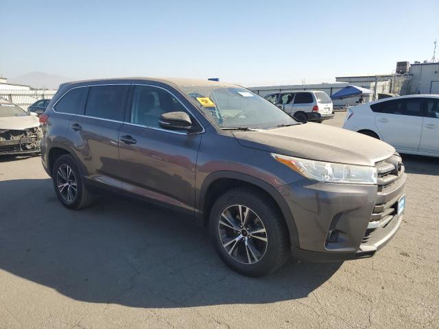 VIN 5TDZZRFH8KS303252 2019 Toyota Highlander, LE no.4